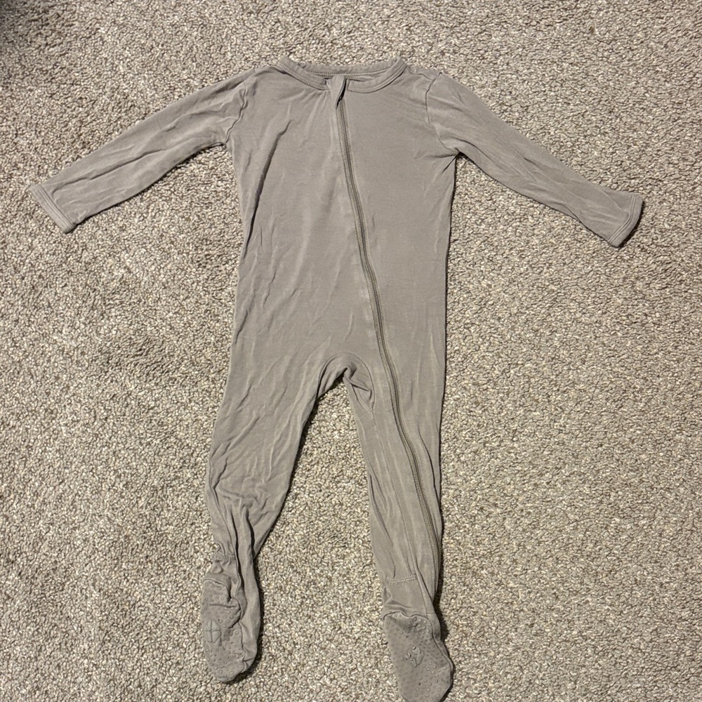Kyte BABY Soft Gray Footie Pajama